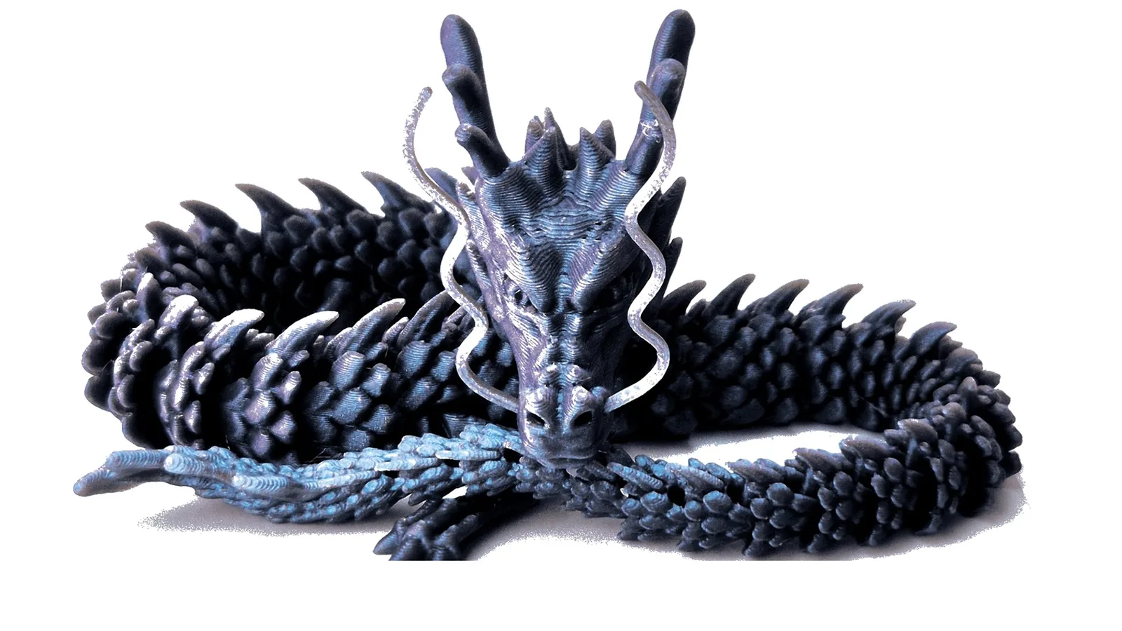 PLA ile 3D baskı Torchive Hareketli Ejderha, kıvrılmış hâlde önden görünüm